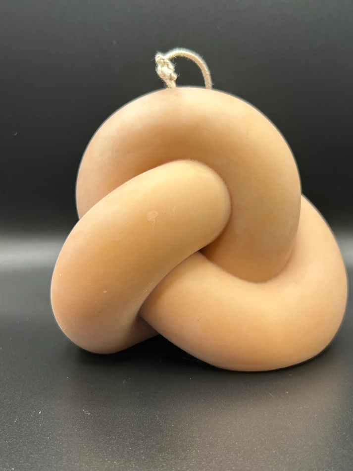 Large Minimalist Knot Candle - Green, vanilla & cashmere